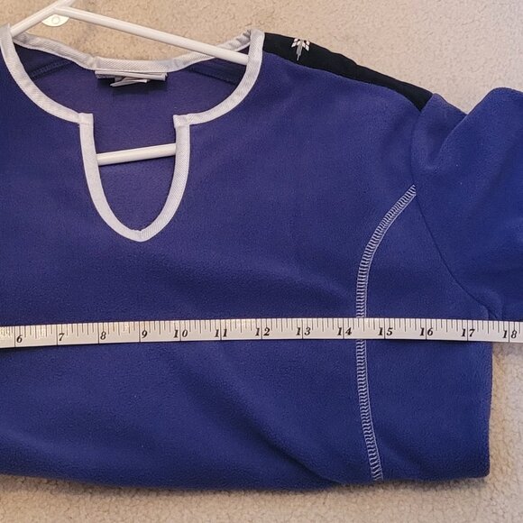 V neck Fleece - size small - Picture 9 of 10